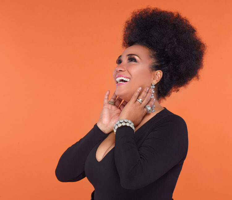 Aymée Nuviola presenta en México “ponte bonita”, un canto de rumba, dignidad y empoderamiento femenino